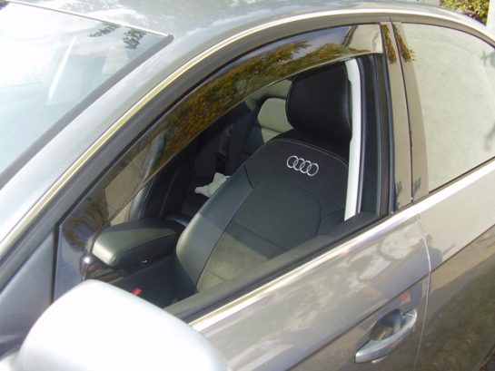Bocni vetrobrani (prednji) za Audi A4 (2008-)