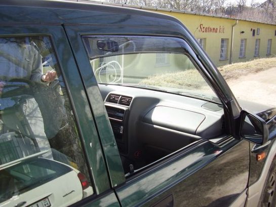 Bocni vetrobrani (prednji) za Suzuki Vitara (5 vrata